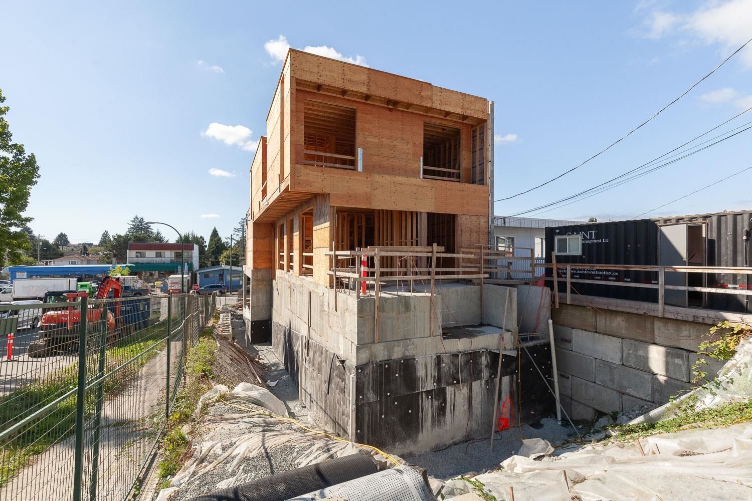 Listing Image 12