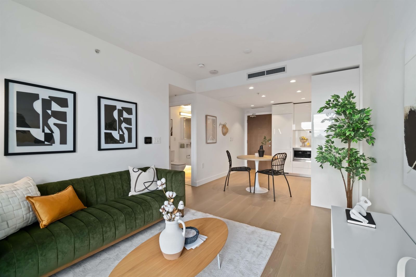 Listing Image 5
