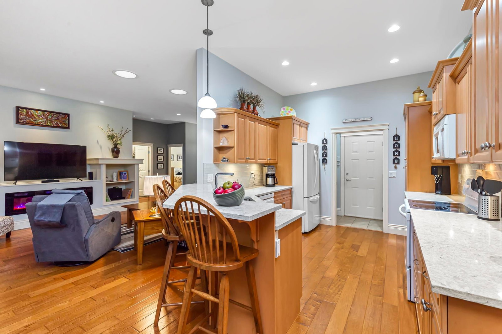 Listing Image 15