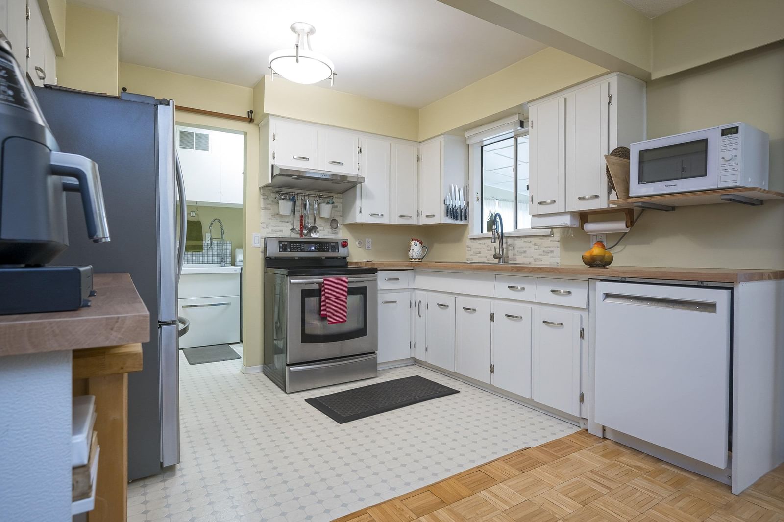 Listing Image 11