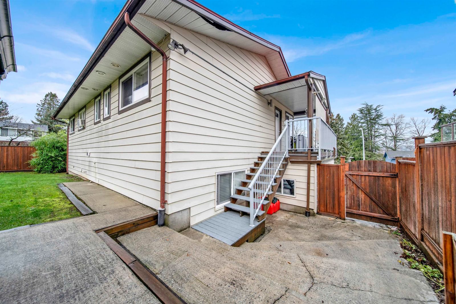 Listing Image 23
