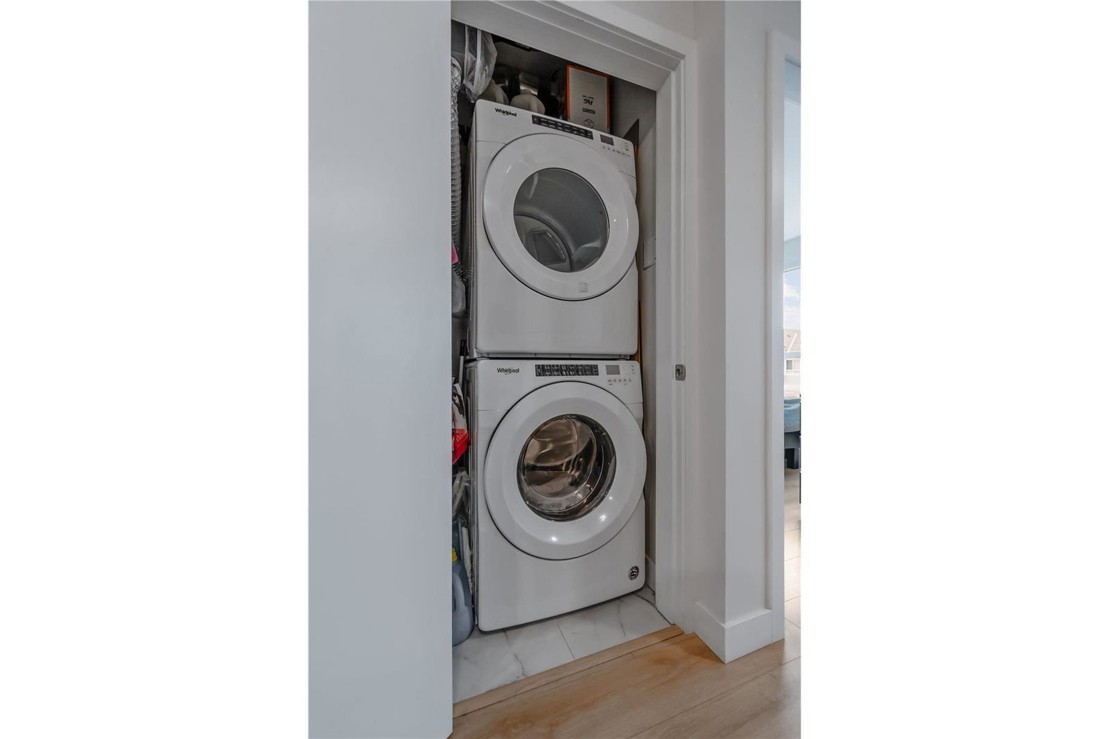 Listing Image 15