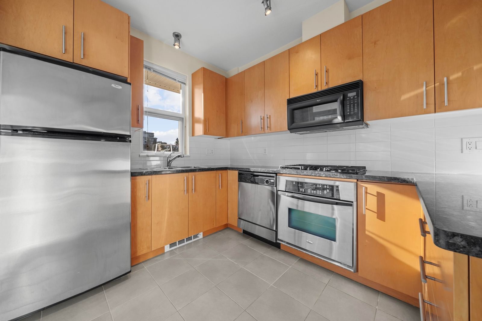 Listing Image 23