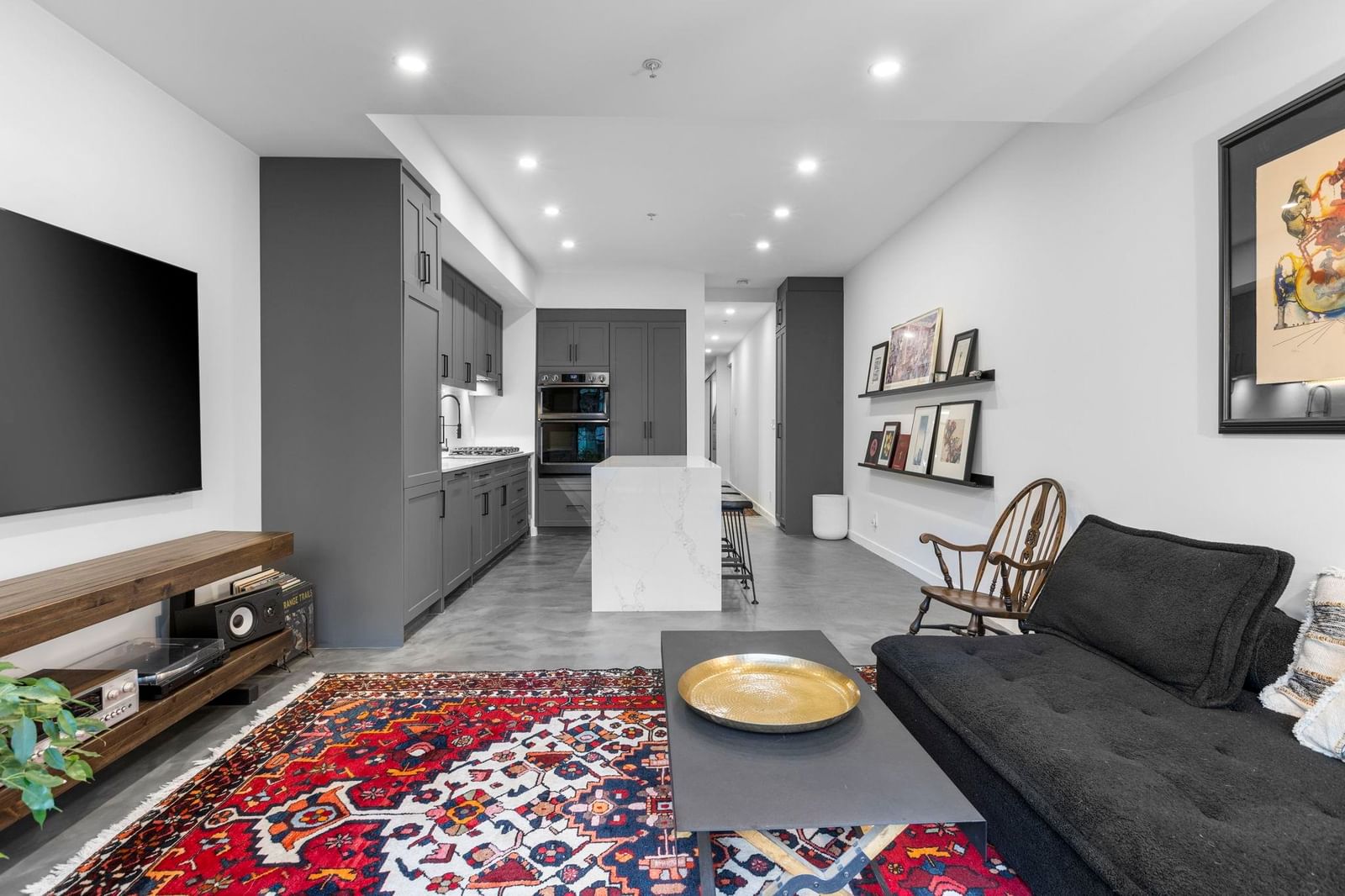 Listing Image 5