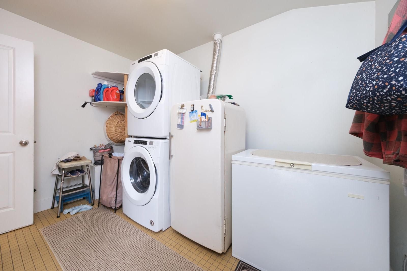 Listing Image 5
