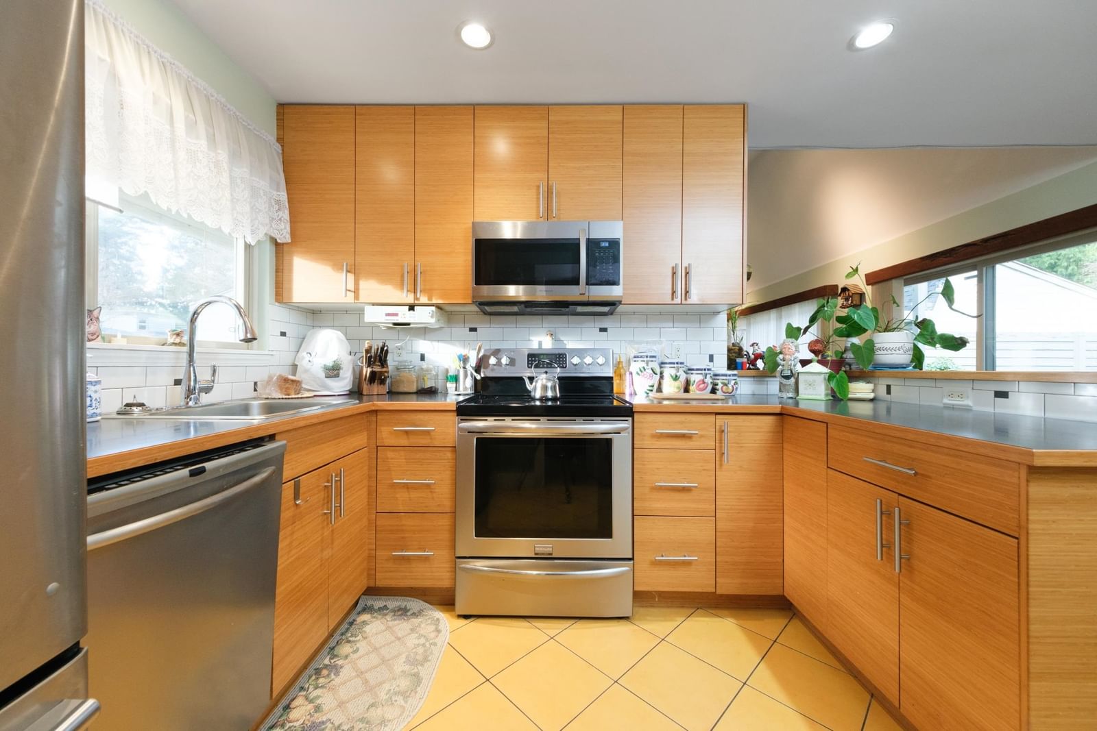 Listing Image 6