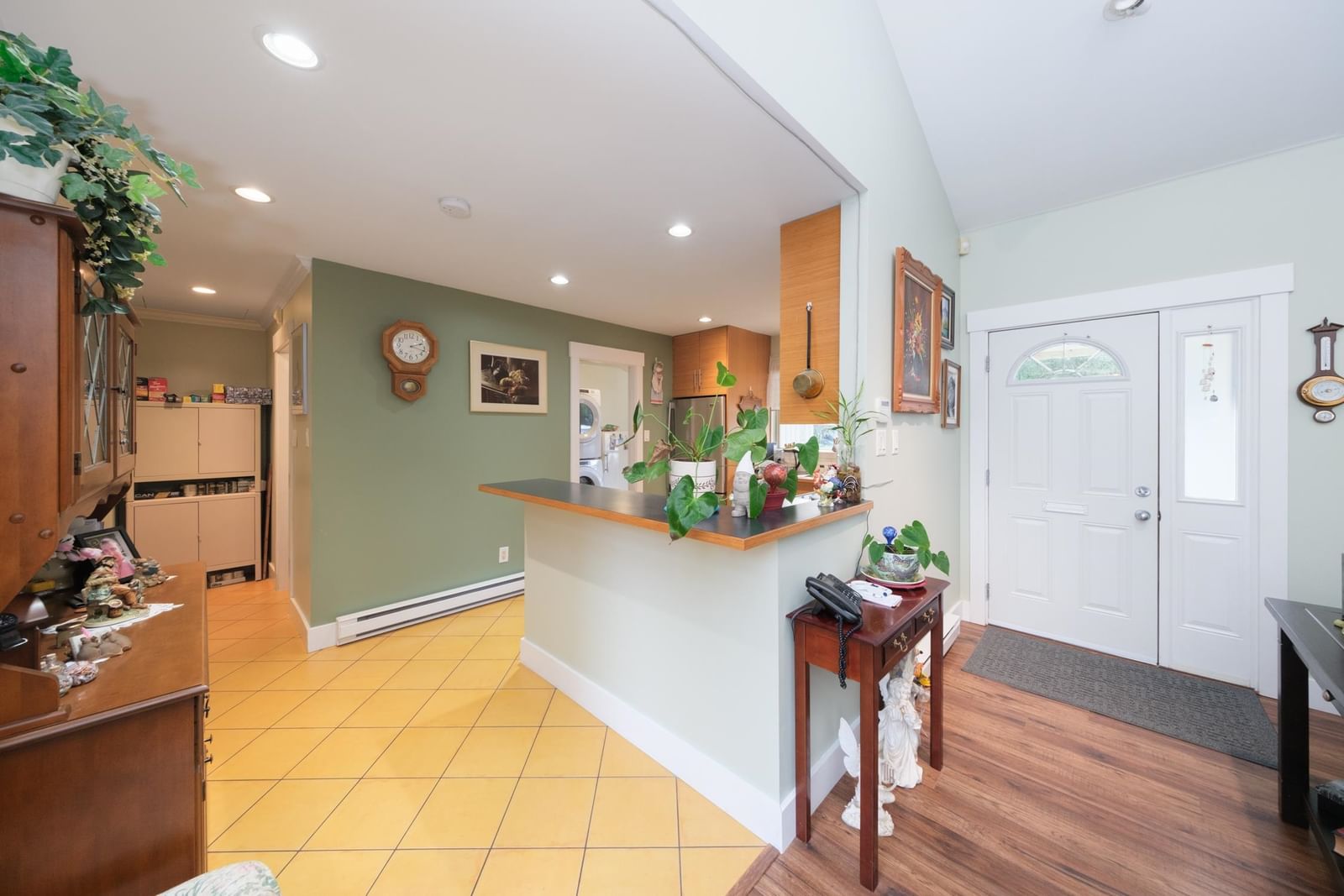 Listing Image 9