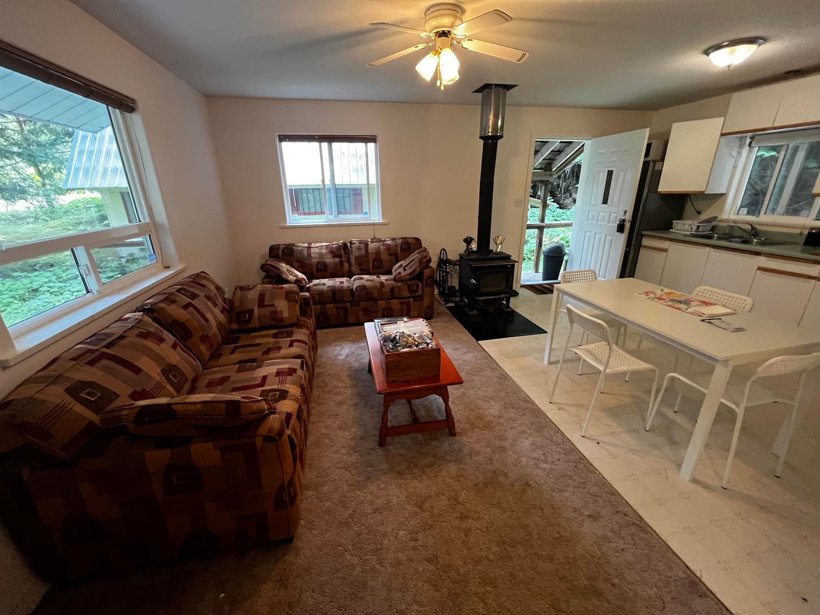 Listing Image 11