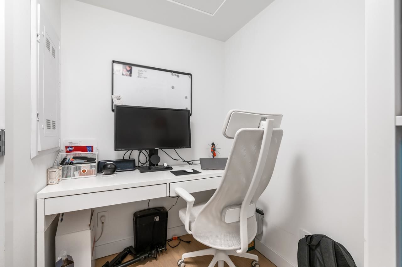 Listing Image 11