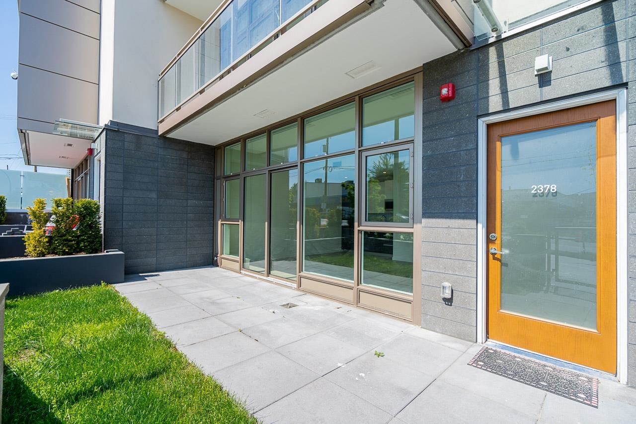 Listing Image 4