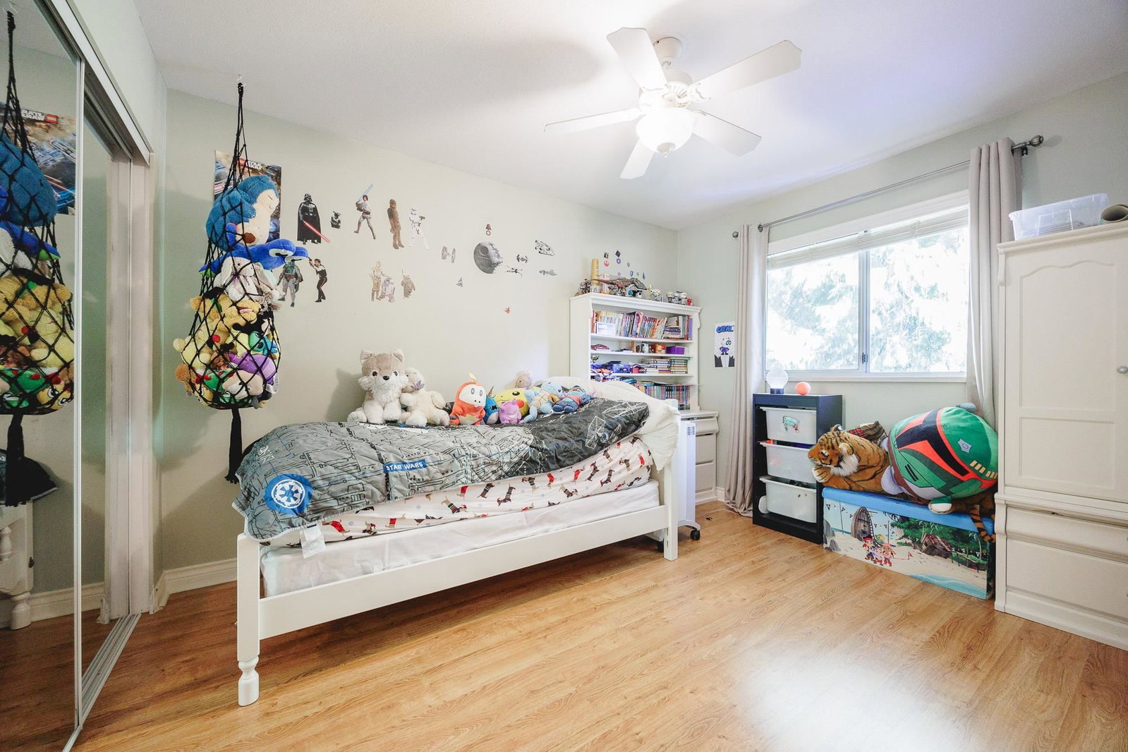 Listing Image 12