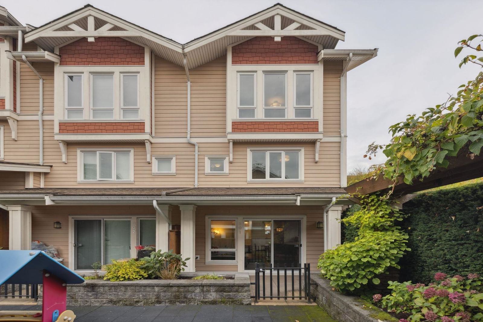 Listing Image 17