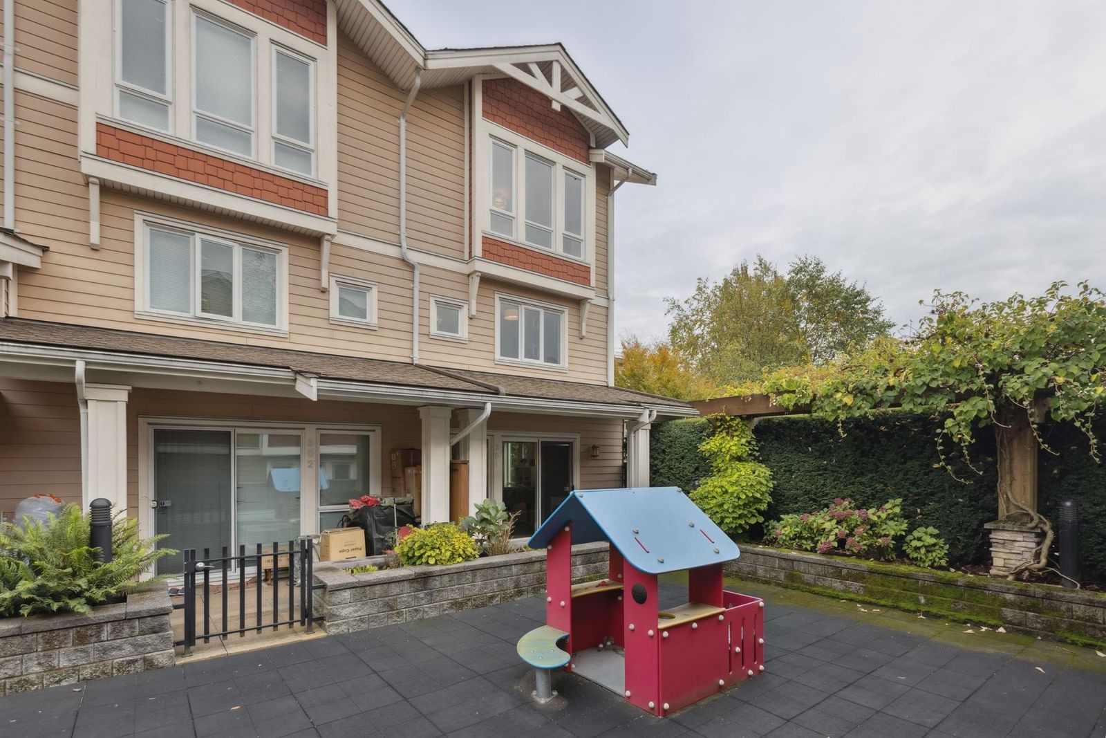 Listing Image 19