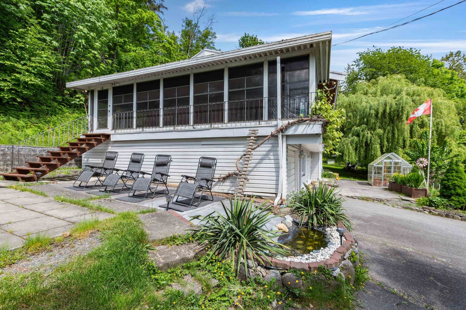 Listing photo 4