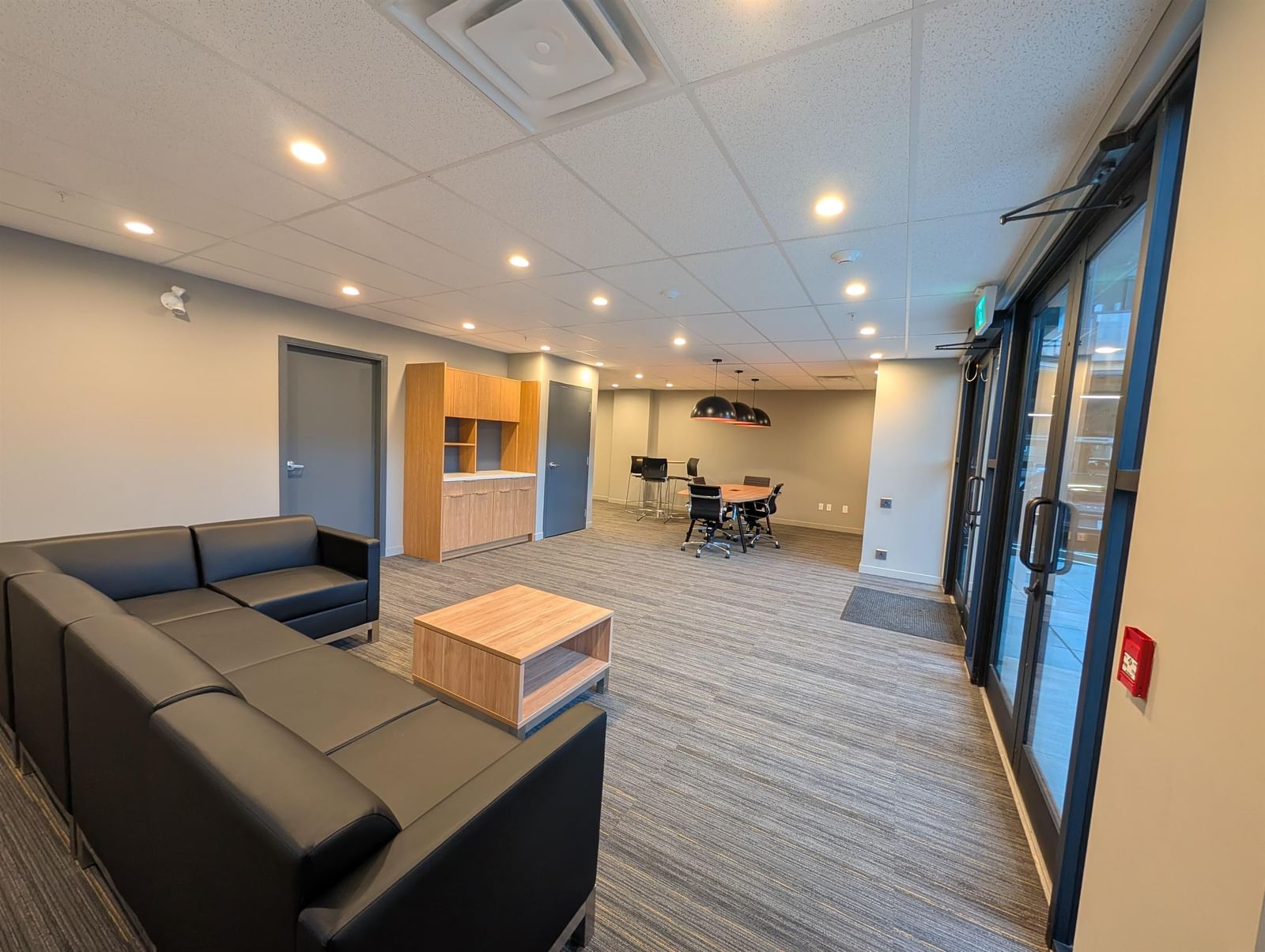 Listing Image 12
