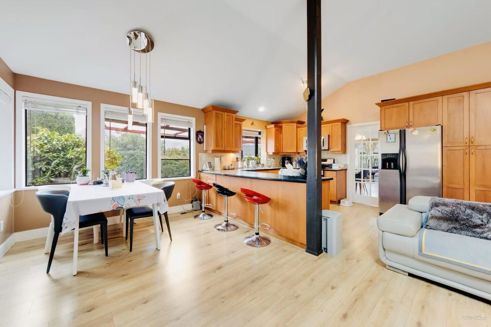 Listing Image 10