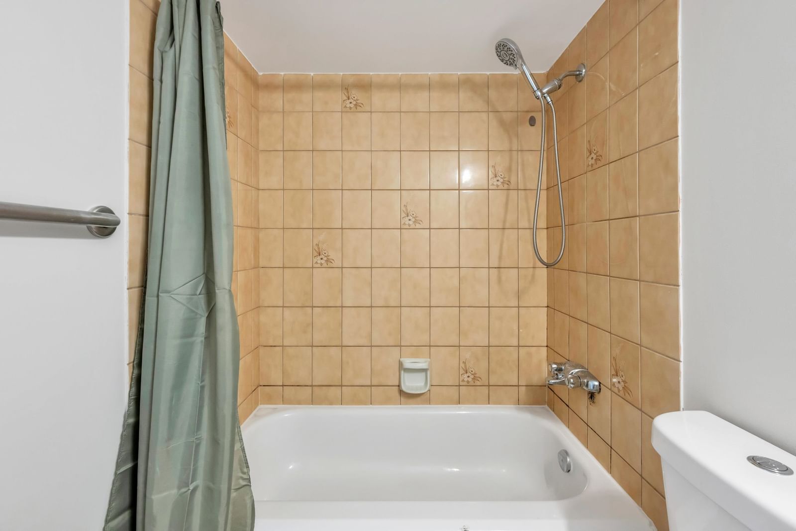 Listing Image 21