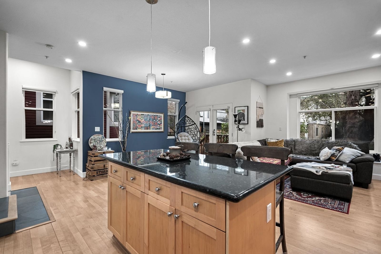 Listing Image 13