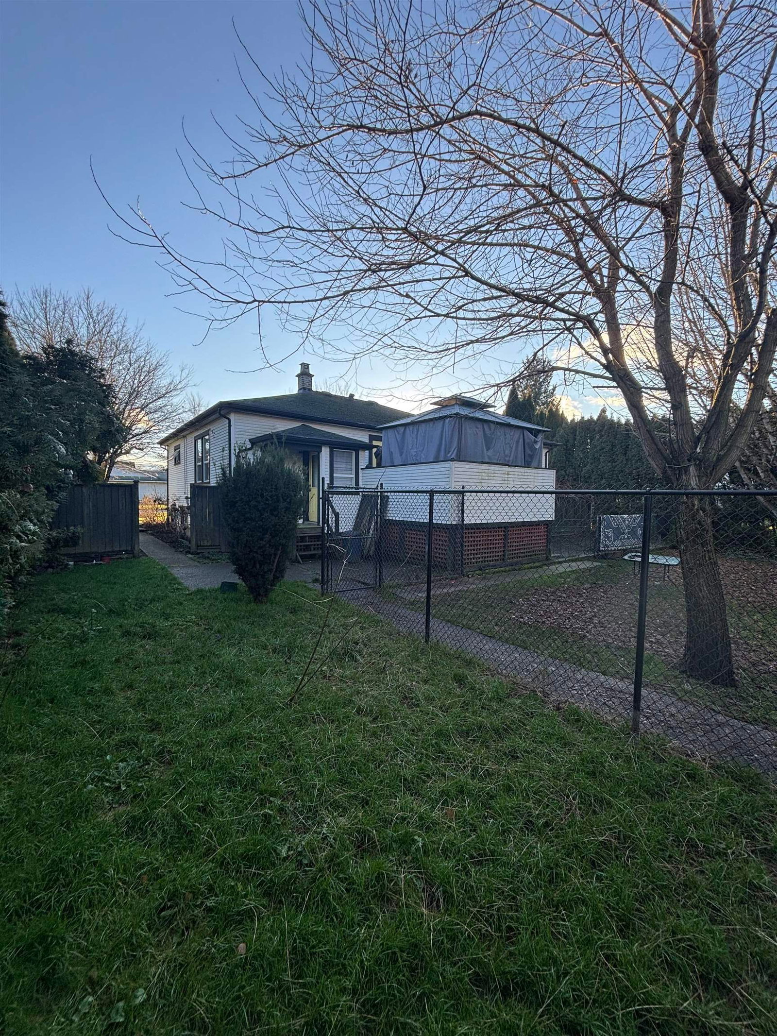 Listing Image 6