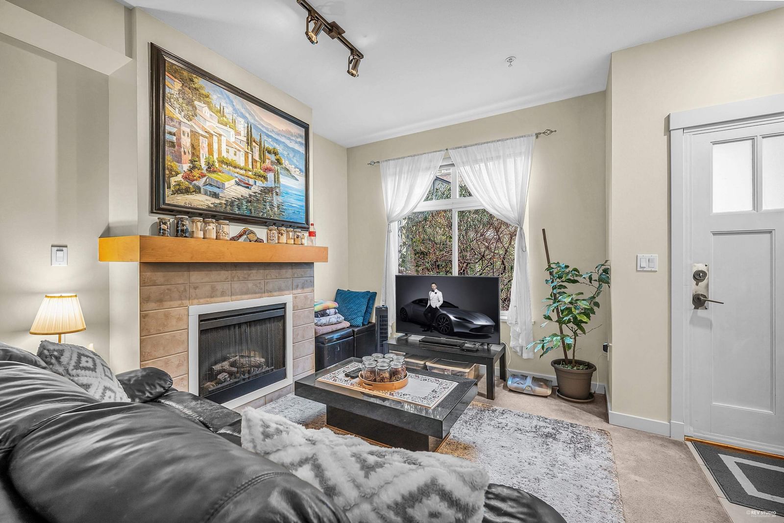 Listing Image 19