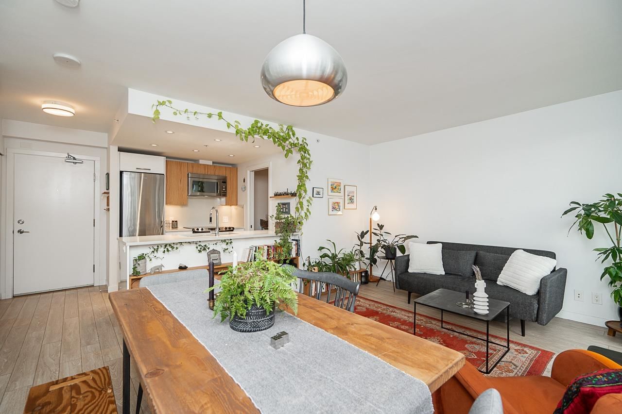 Listing Image 10