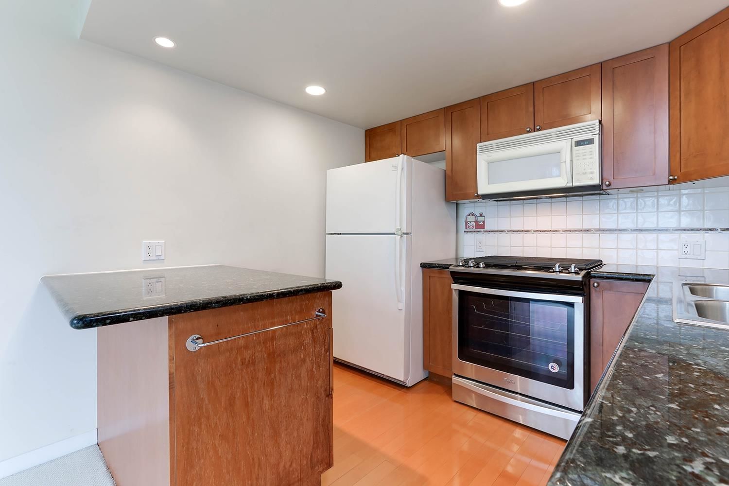 Listing Image 14