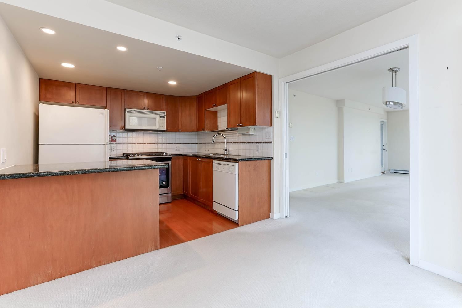 Listing Image 16