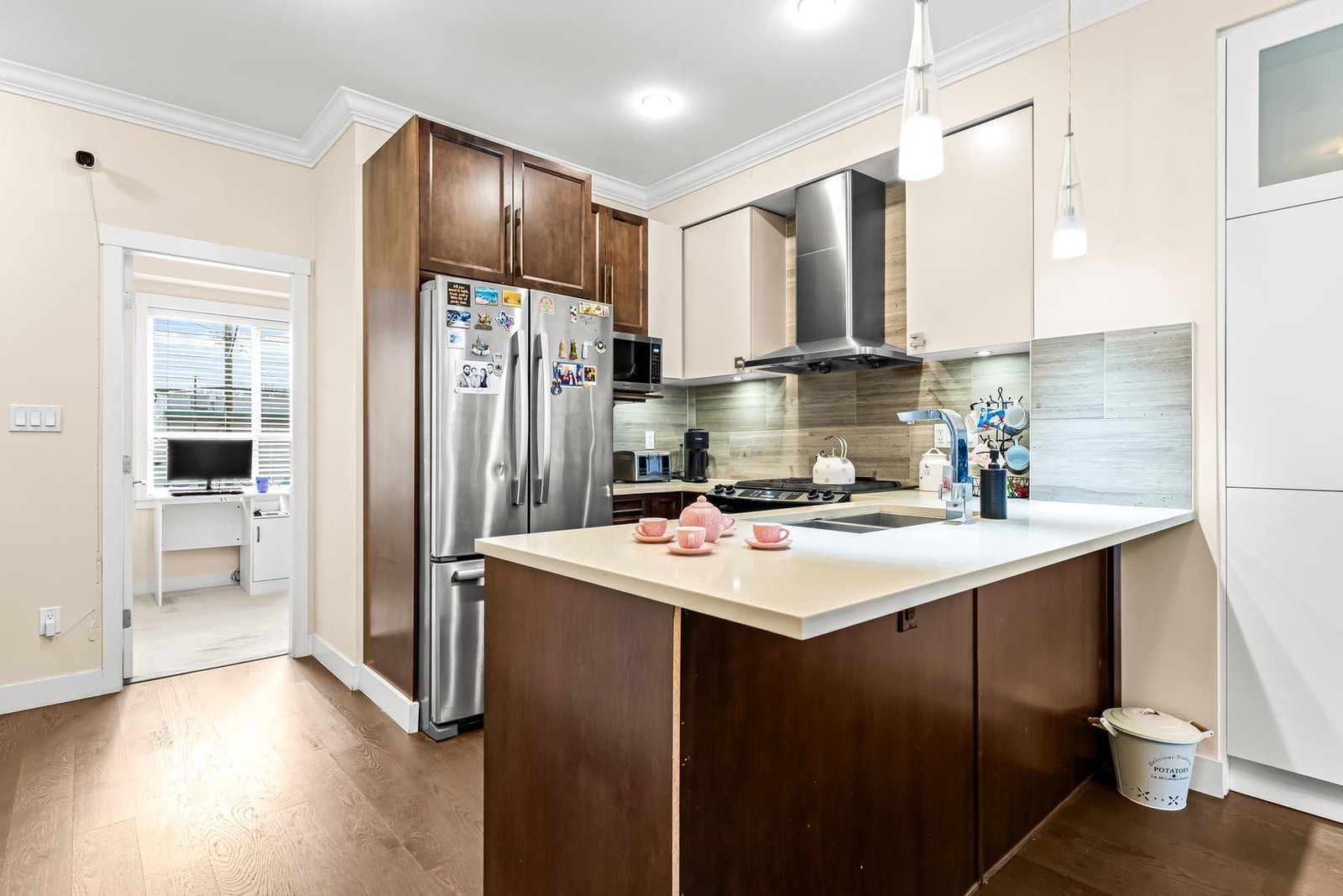 Listing Image 12