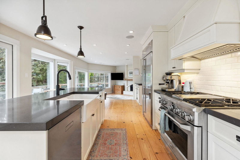 3714 Southridge Place, West Vancouver, V7V 3H8 | Image 3