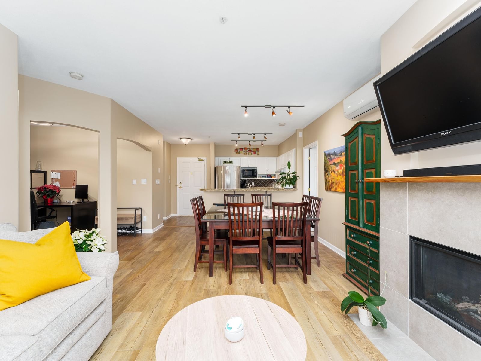 Listing Image 12
