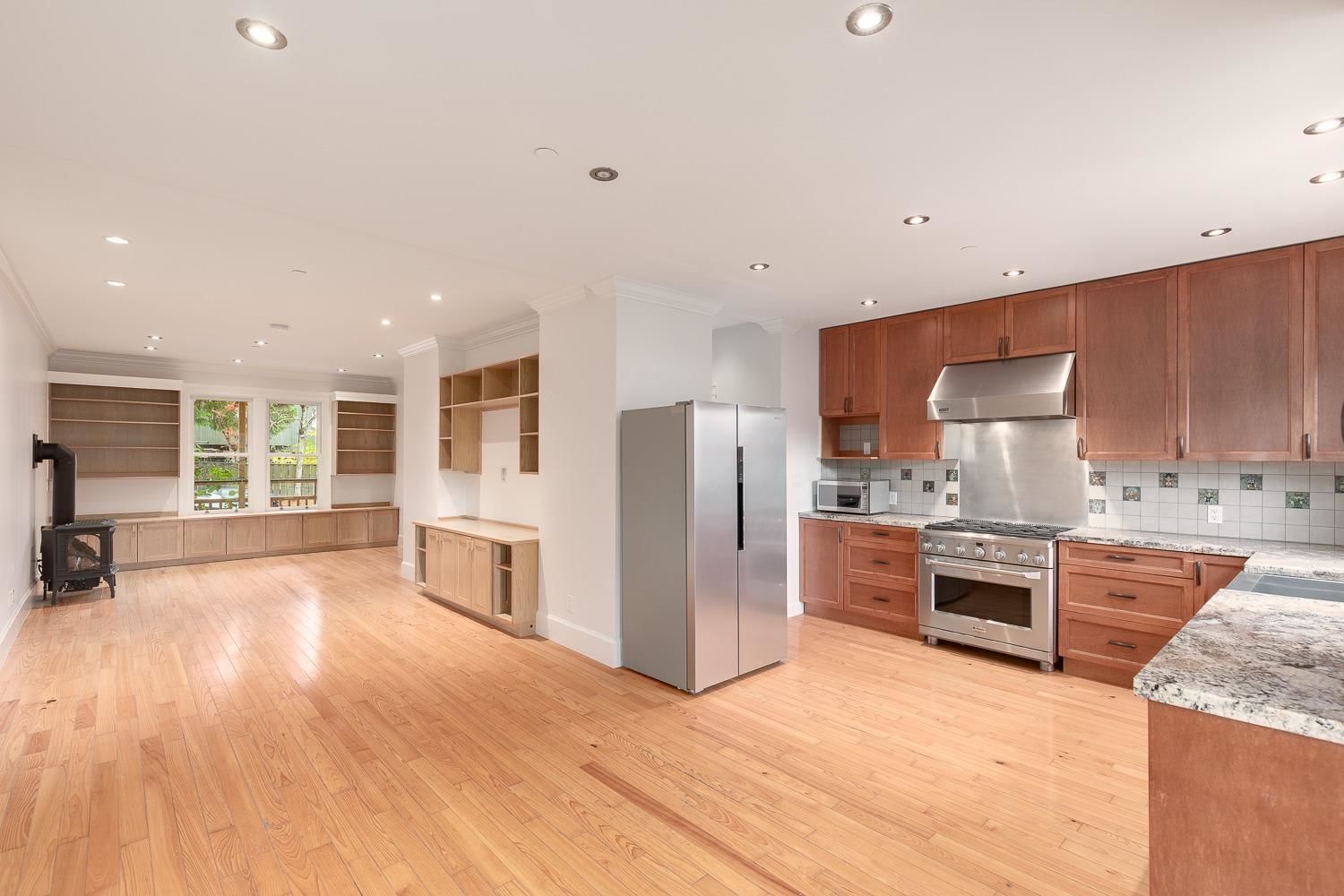 Listing Image 15