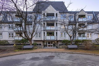 325 - 98 Laval Street