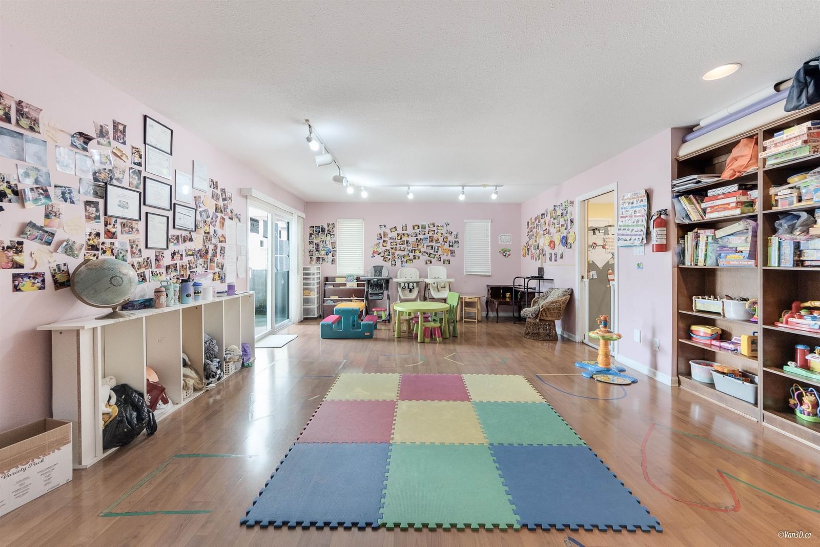 Listing Image 8