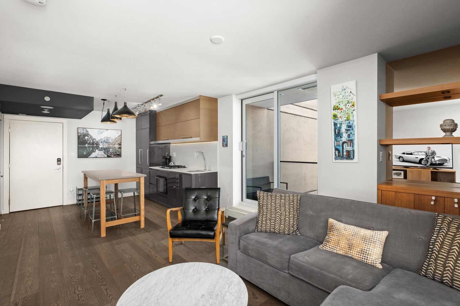Listing Image 9
