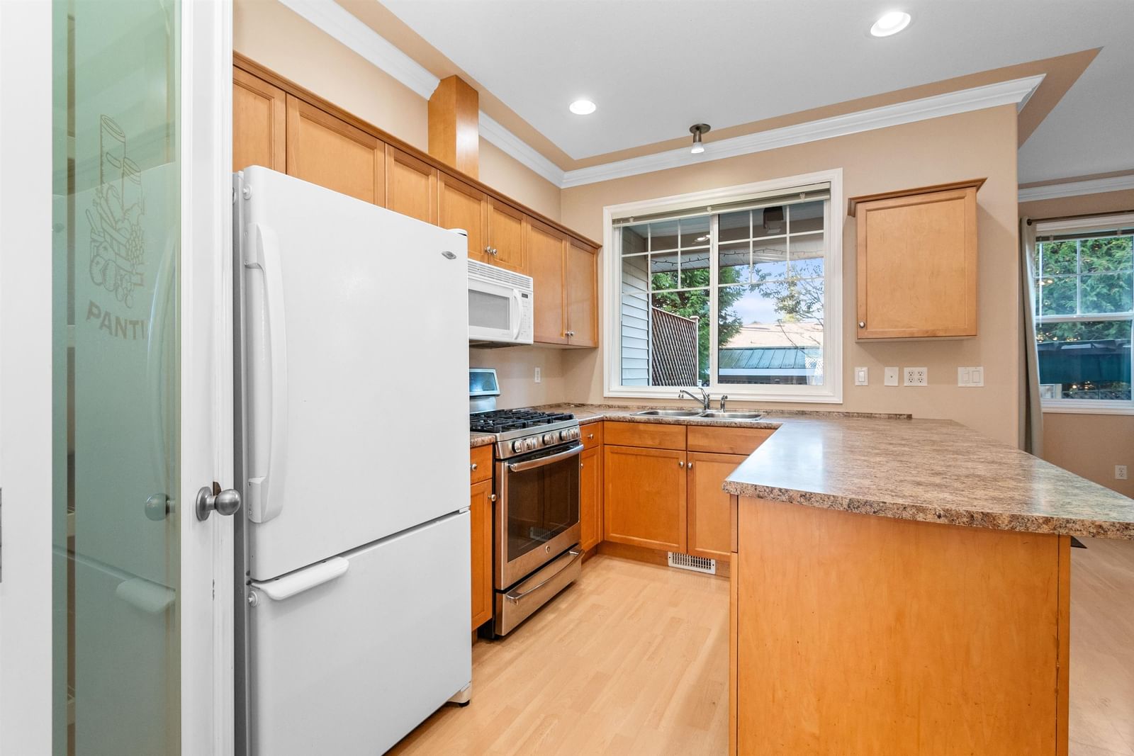 Listing Image 8