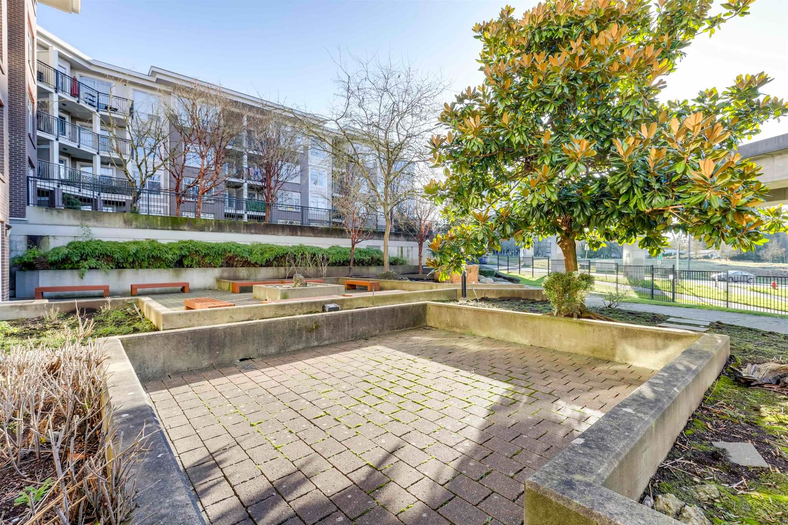 Listing Image 12