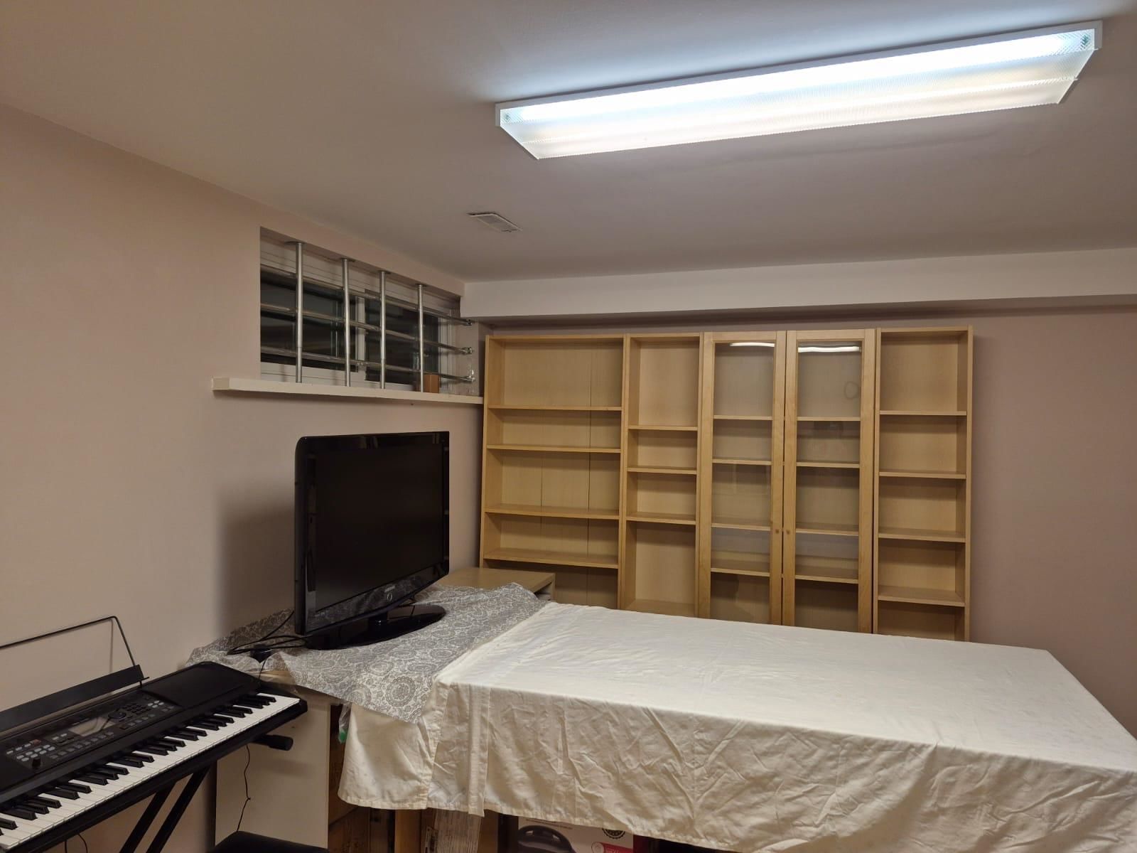 Listing Image 10