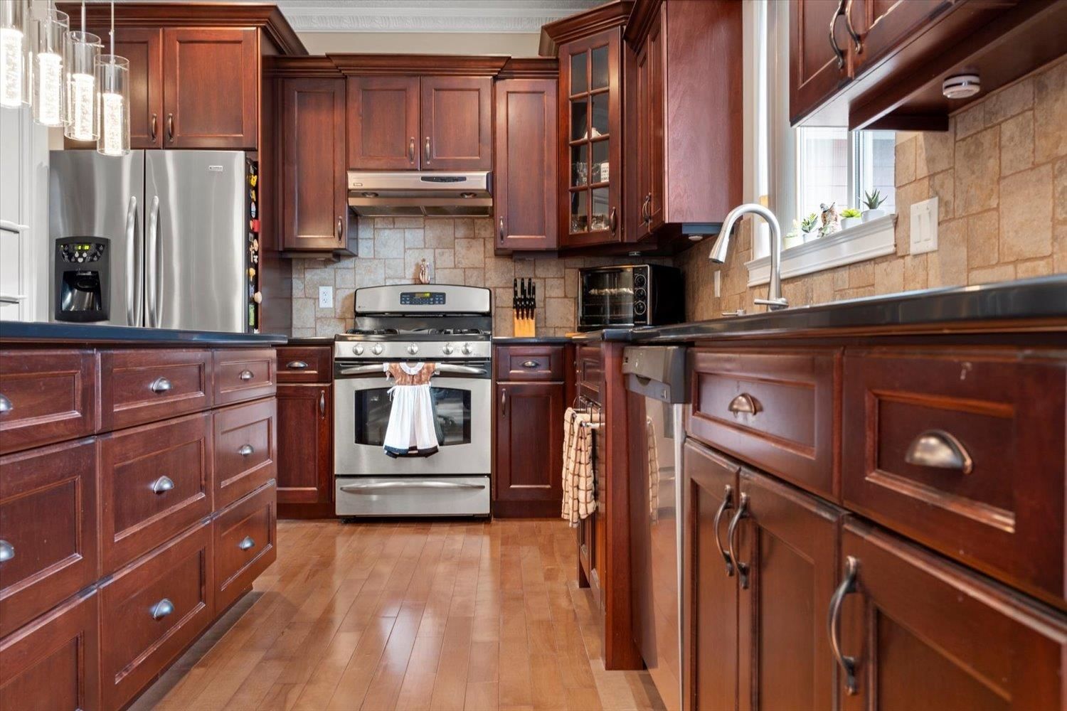 Listing Image 15