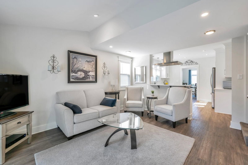 234 Eighth Avenue, New Westminster, V3L 1Y2 | Image 3