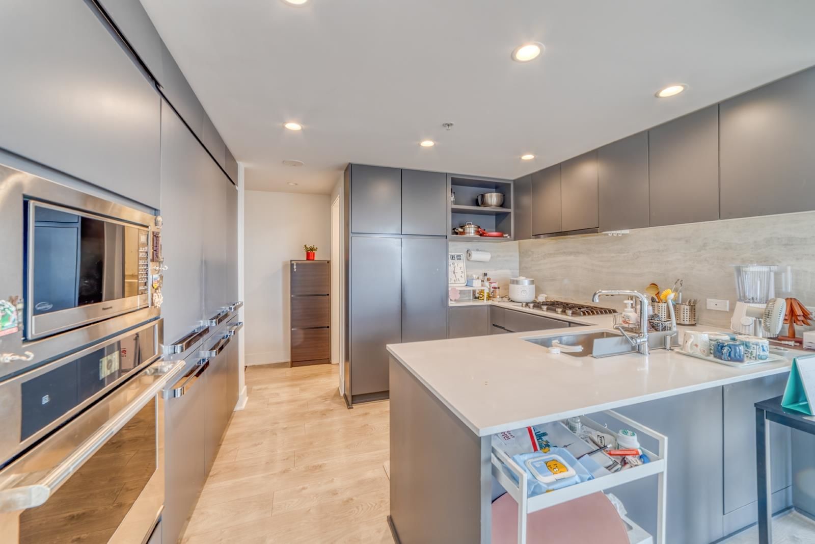 Listing Image 11