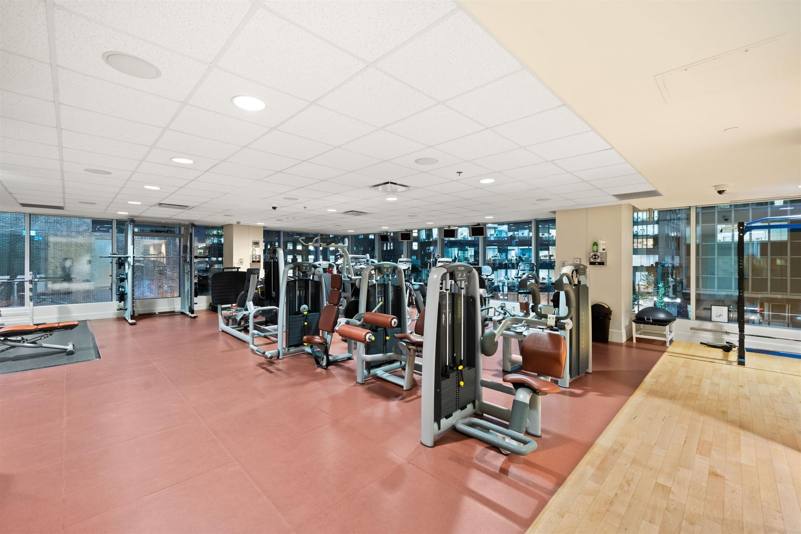 Listing Image 14