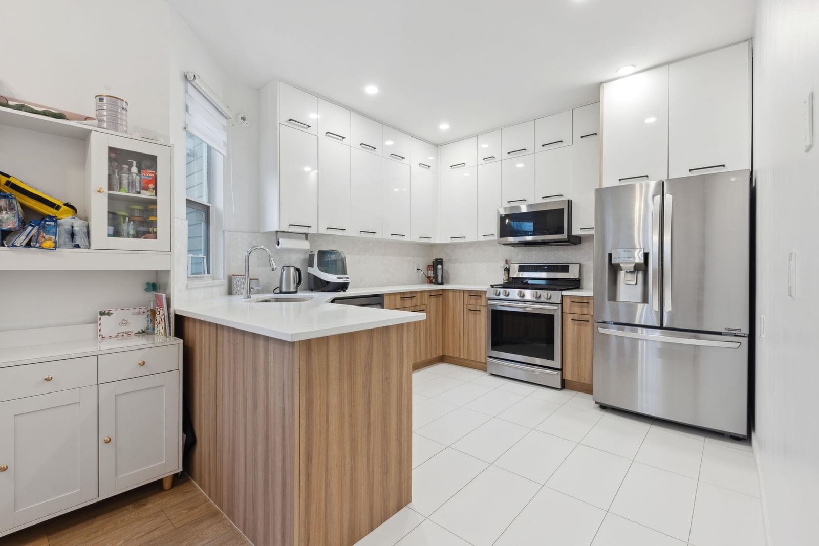 Listing Image 15