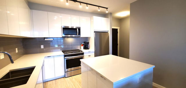 C403 - 8150 207 Street