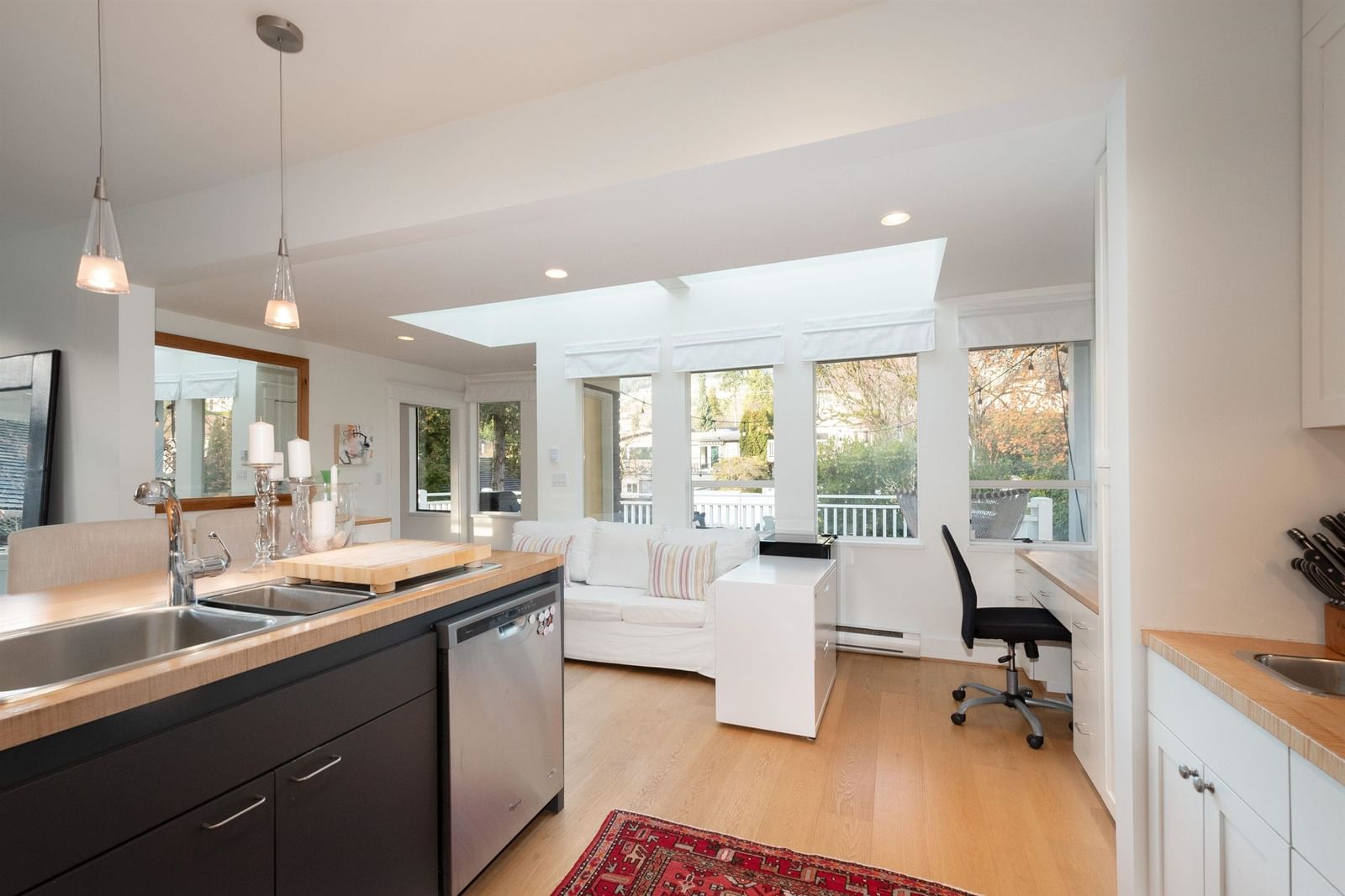 Listing Image 11