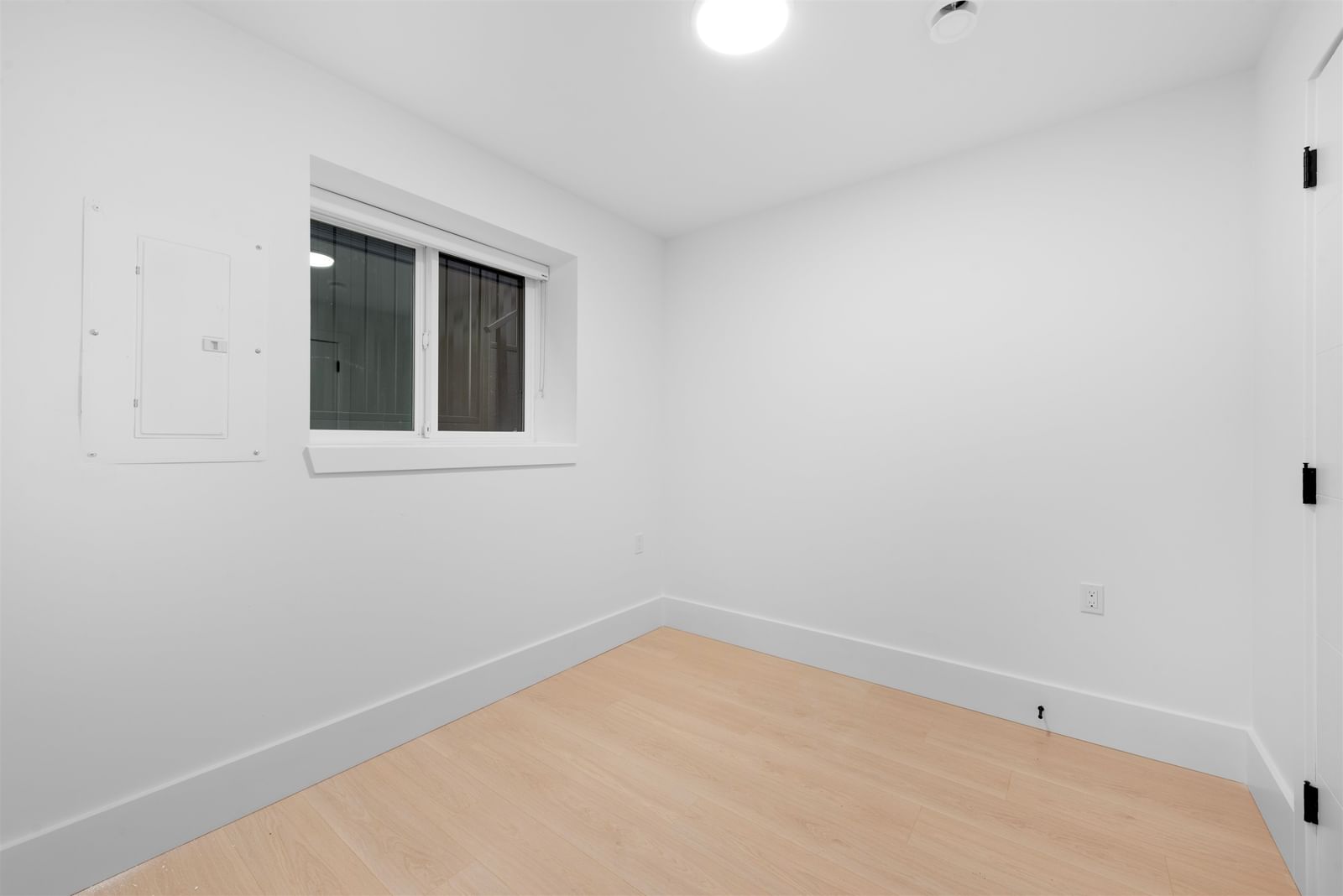 Listing Image 30