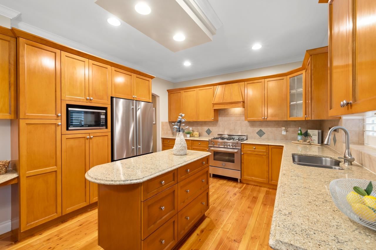 Listing Image 11