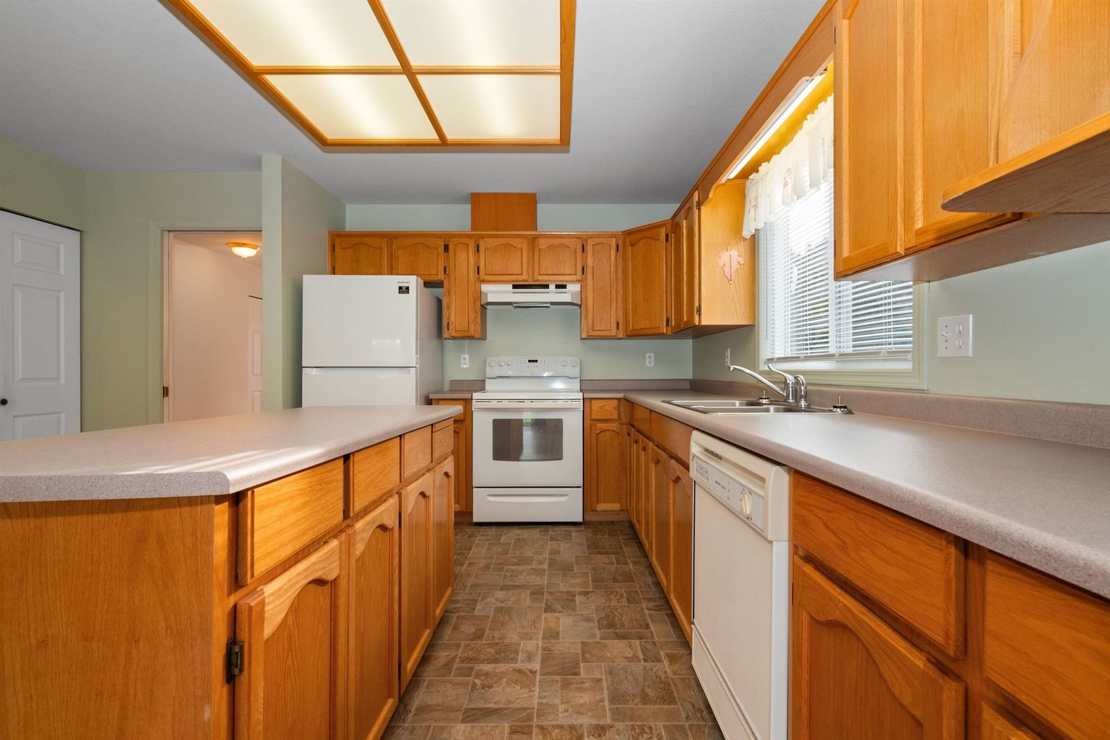 Listing Image 14
