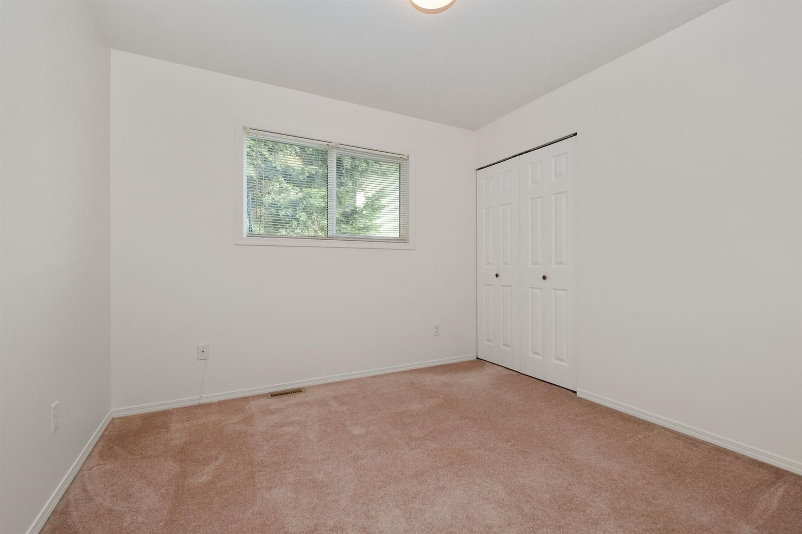 Listing Image 26