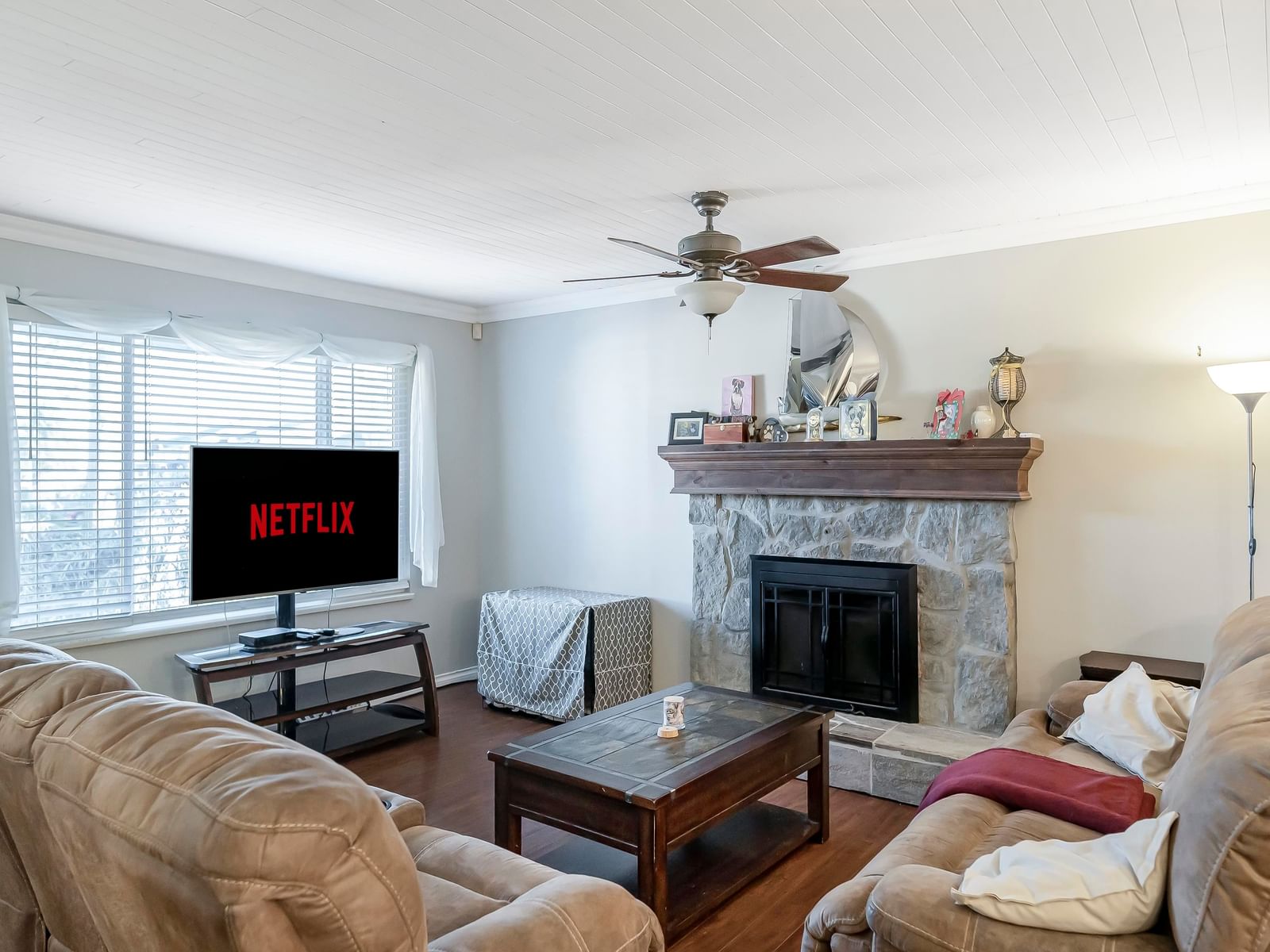 Listing Image 8