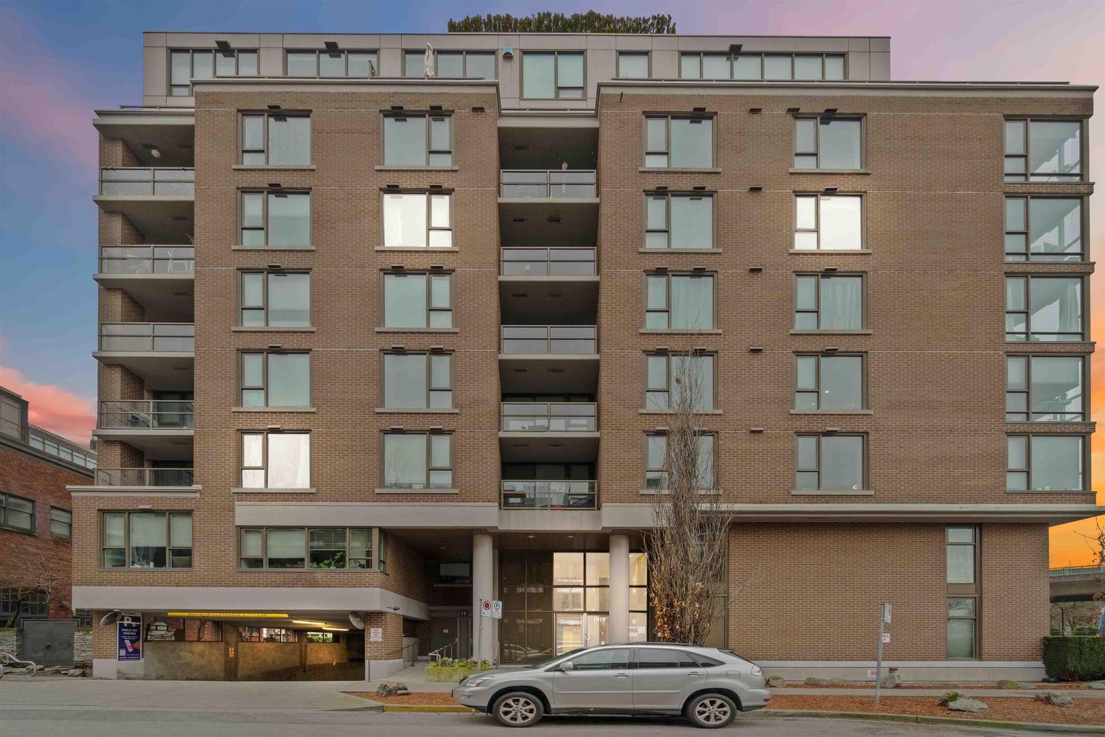 Listing Image 1